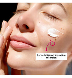 Crema facial - Día. Protector matificante SPF 50. Perfect bright - Eveline (30 ml)